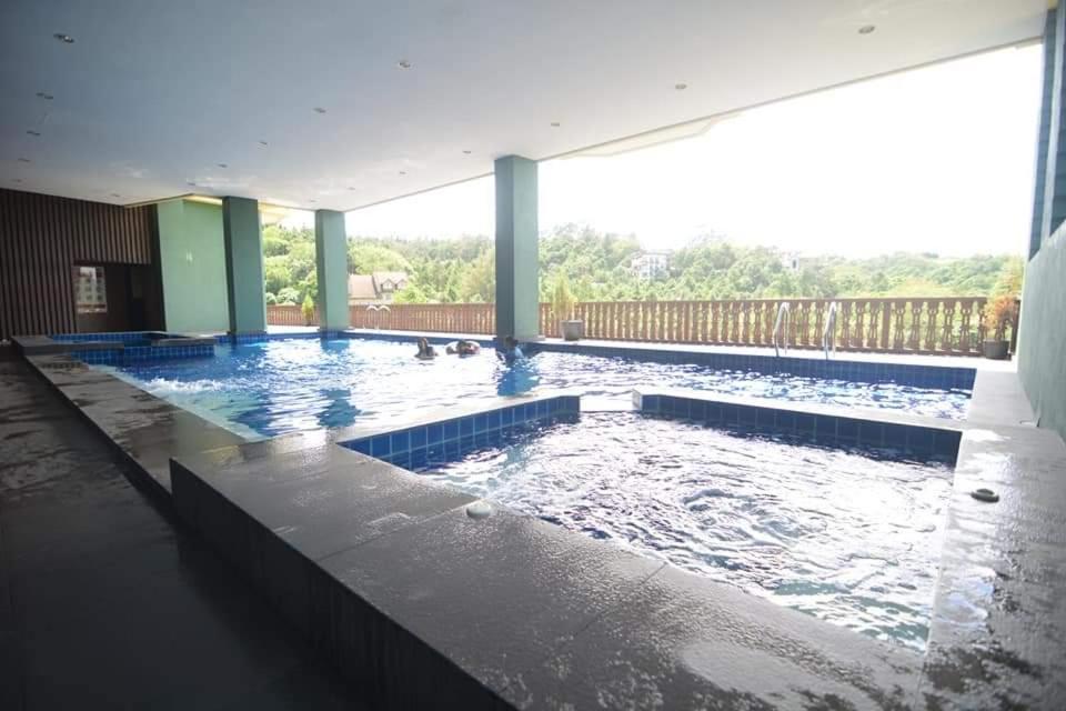 Carol Crosswinds Tagaytay Hotell Cavite Exteriör bild