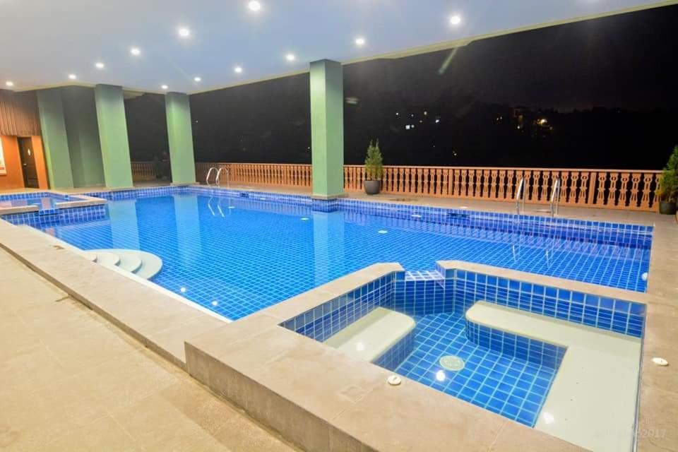 Carol Crosswinds Tagaytay Hotell Cavite Exteriör bild